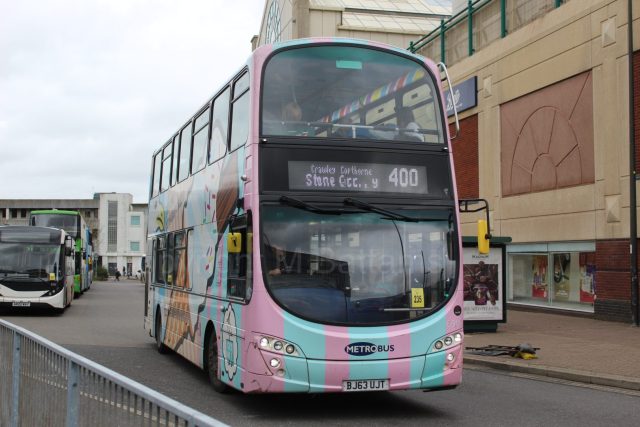 Bus photo 1