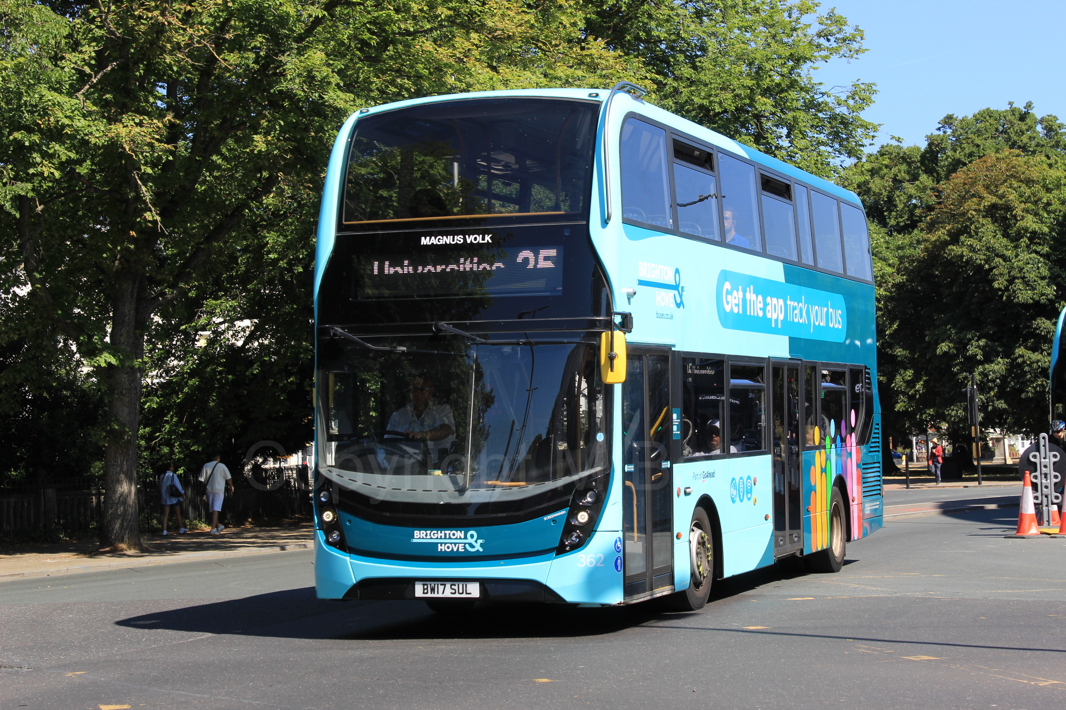 Bus photo 1