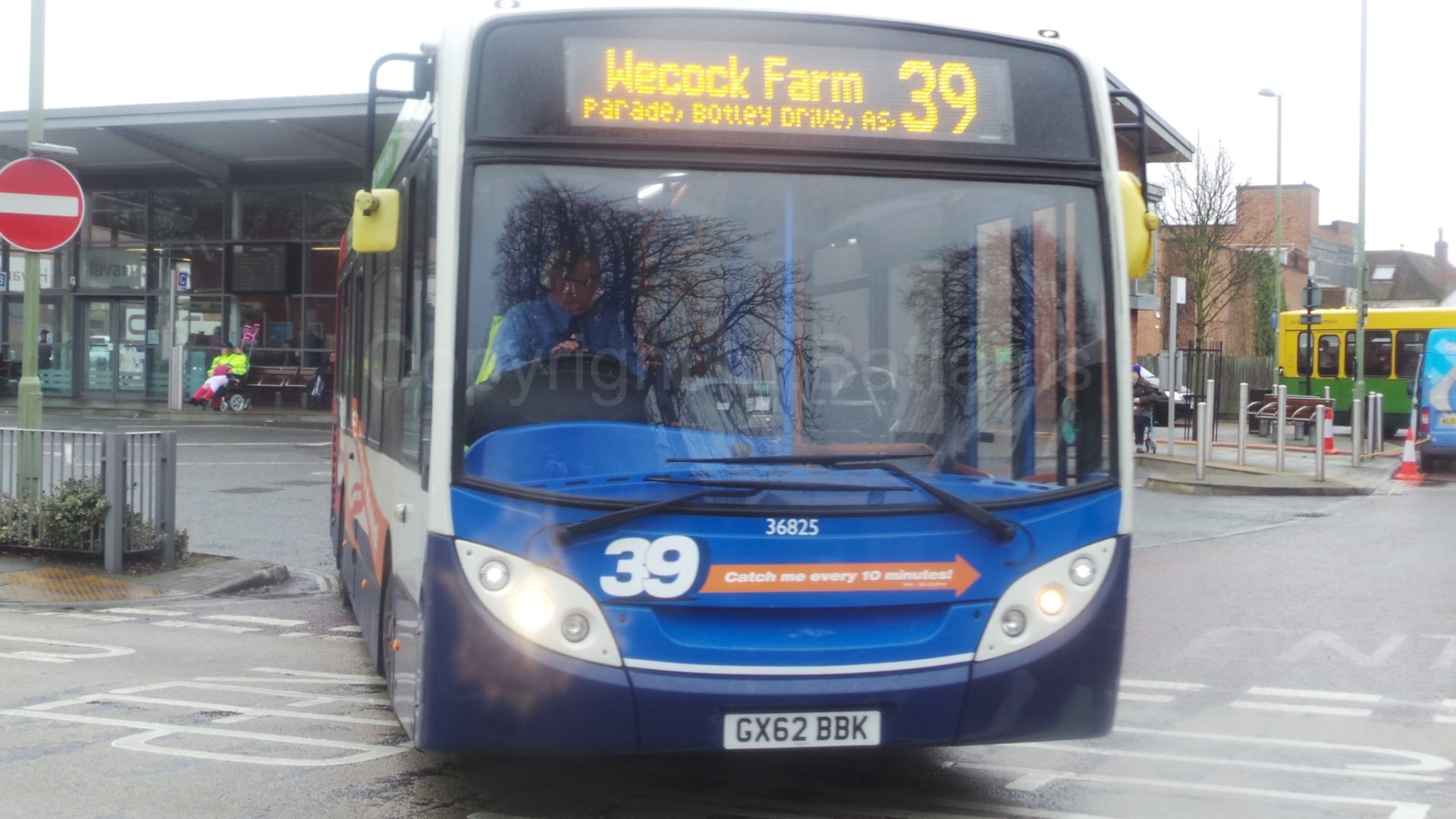 Bus photo 1