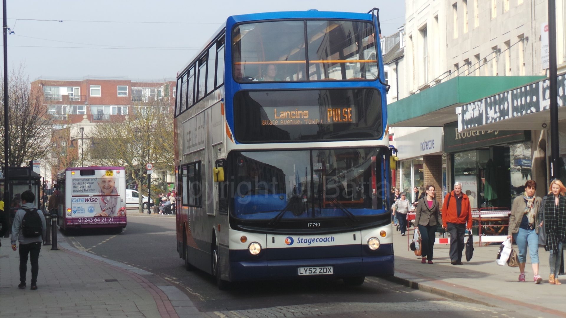 Bus photo 1