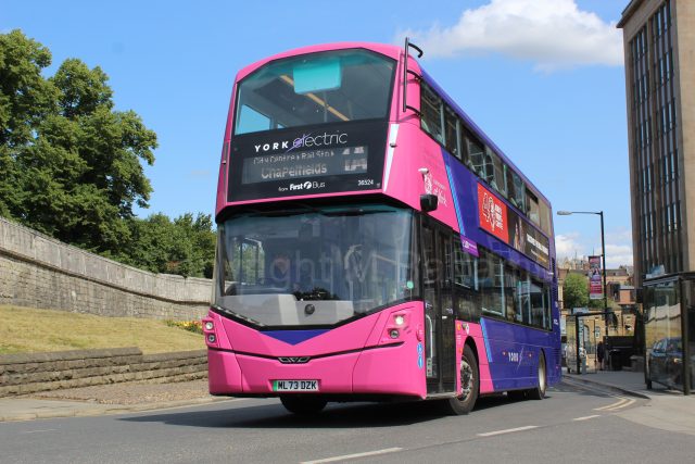 Bus photo 1