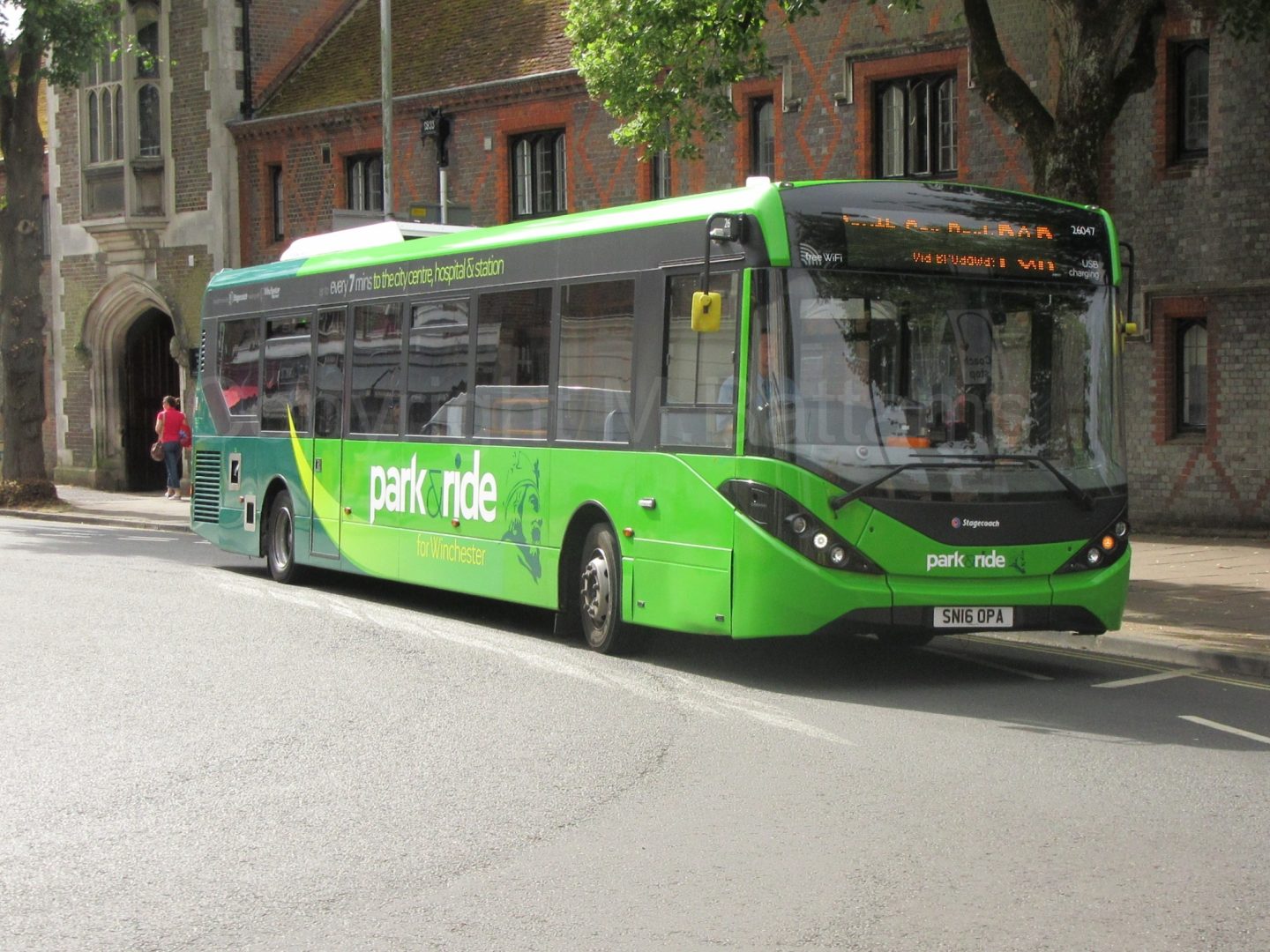 Bus photo 1