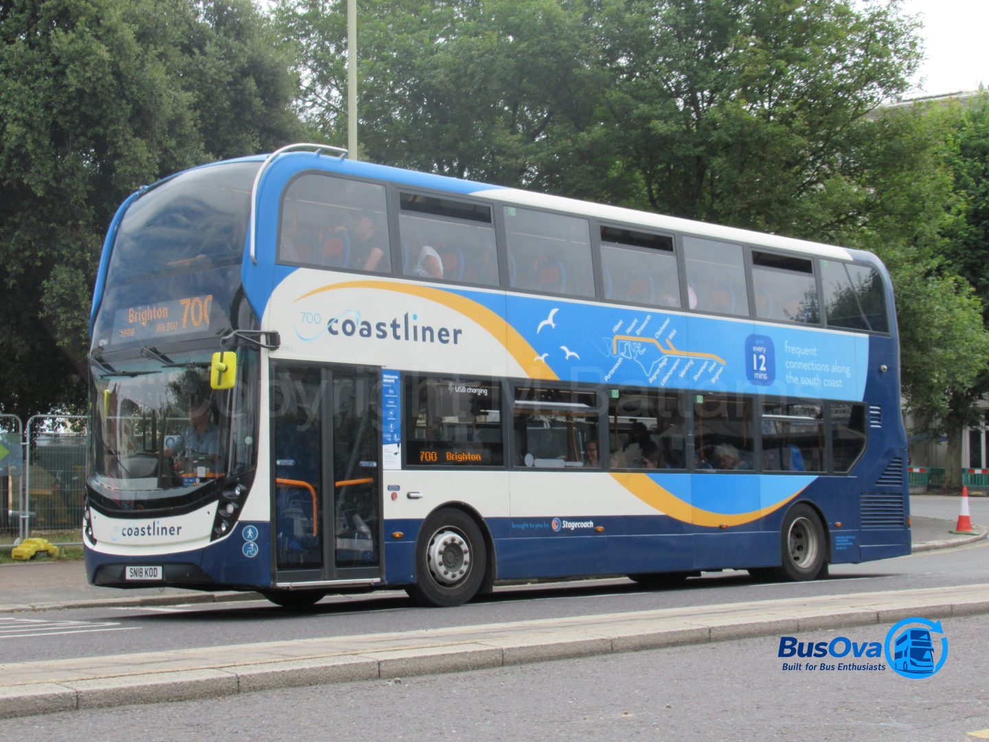 Bus photo 1