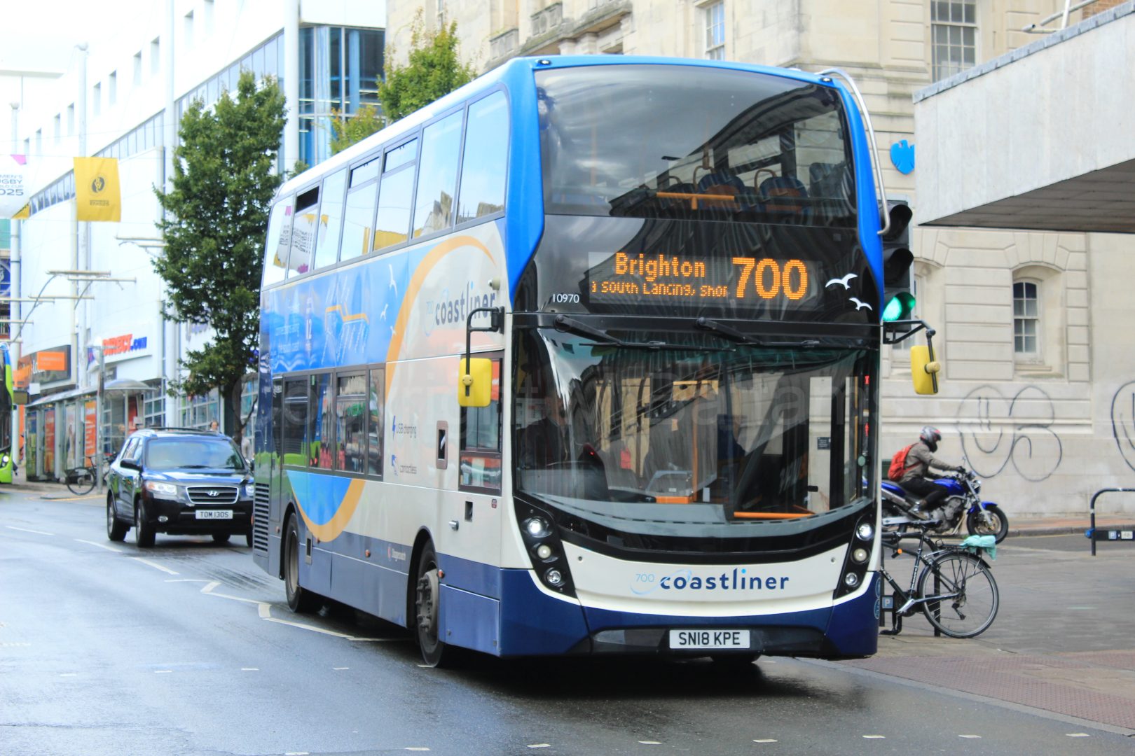 Bus photo 1