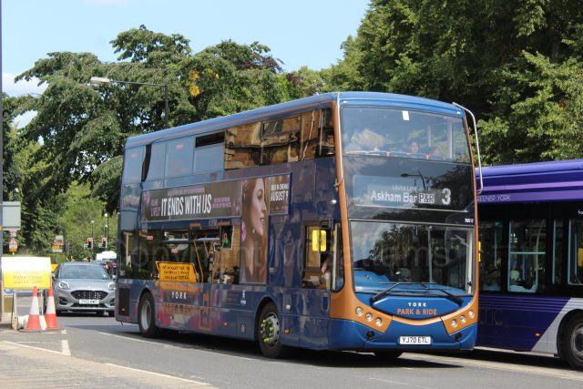 Bus photo 1