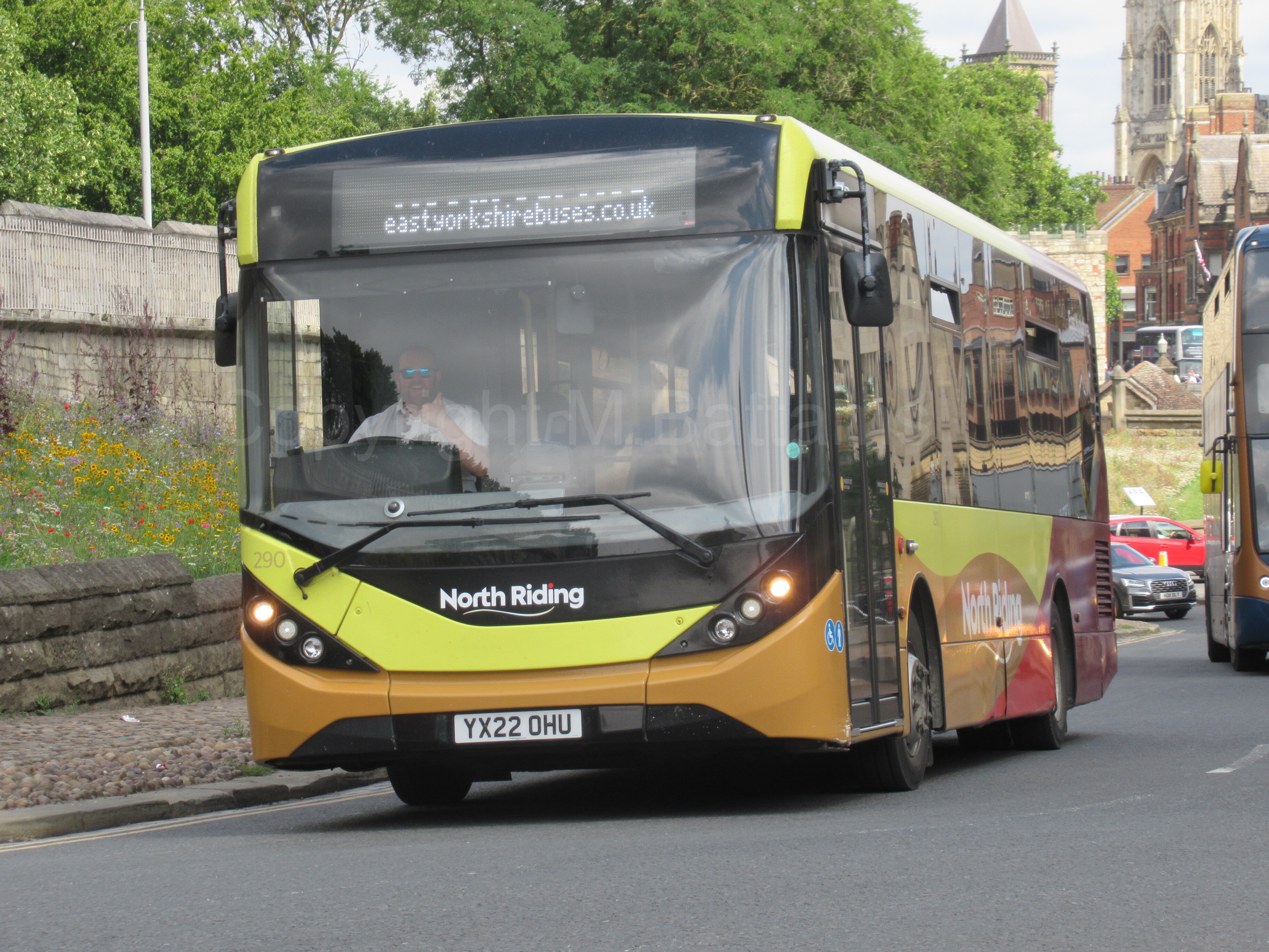Bus photo 1