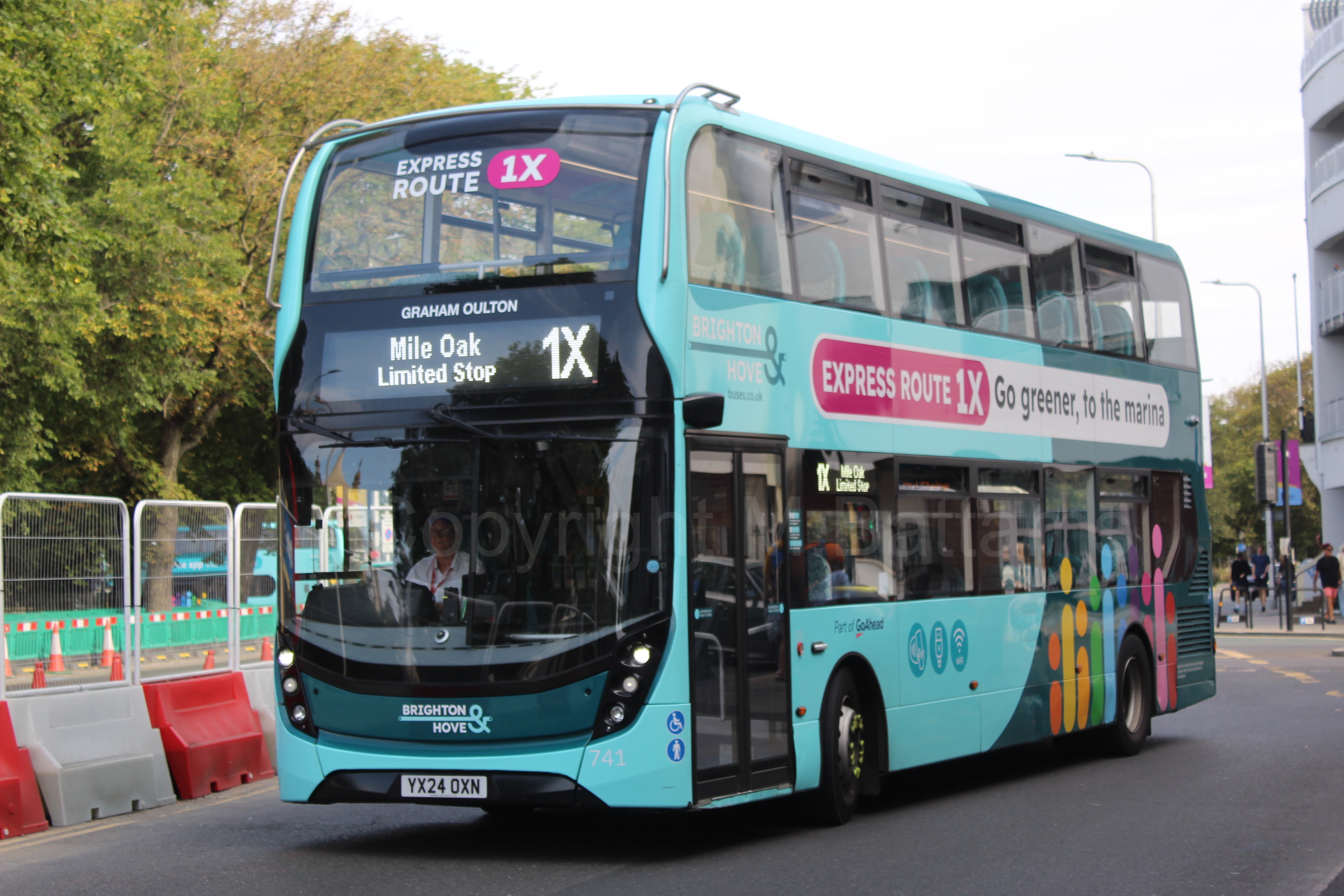 Bus photo 1