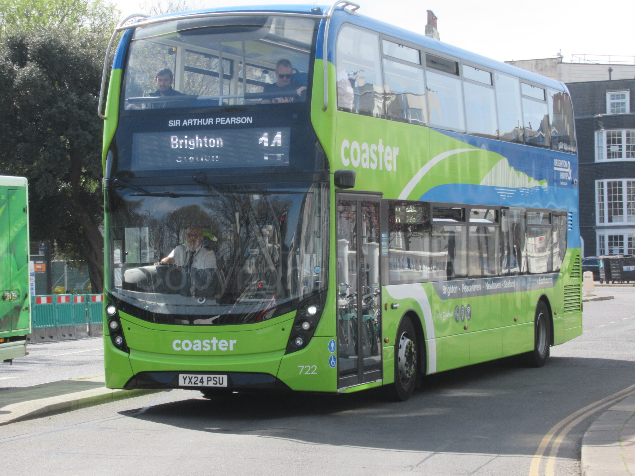 Bus photo 1