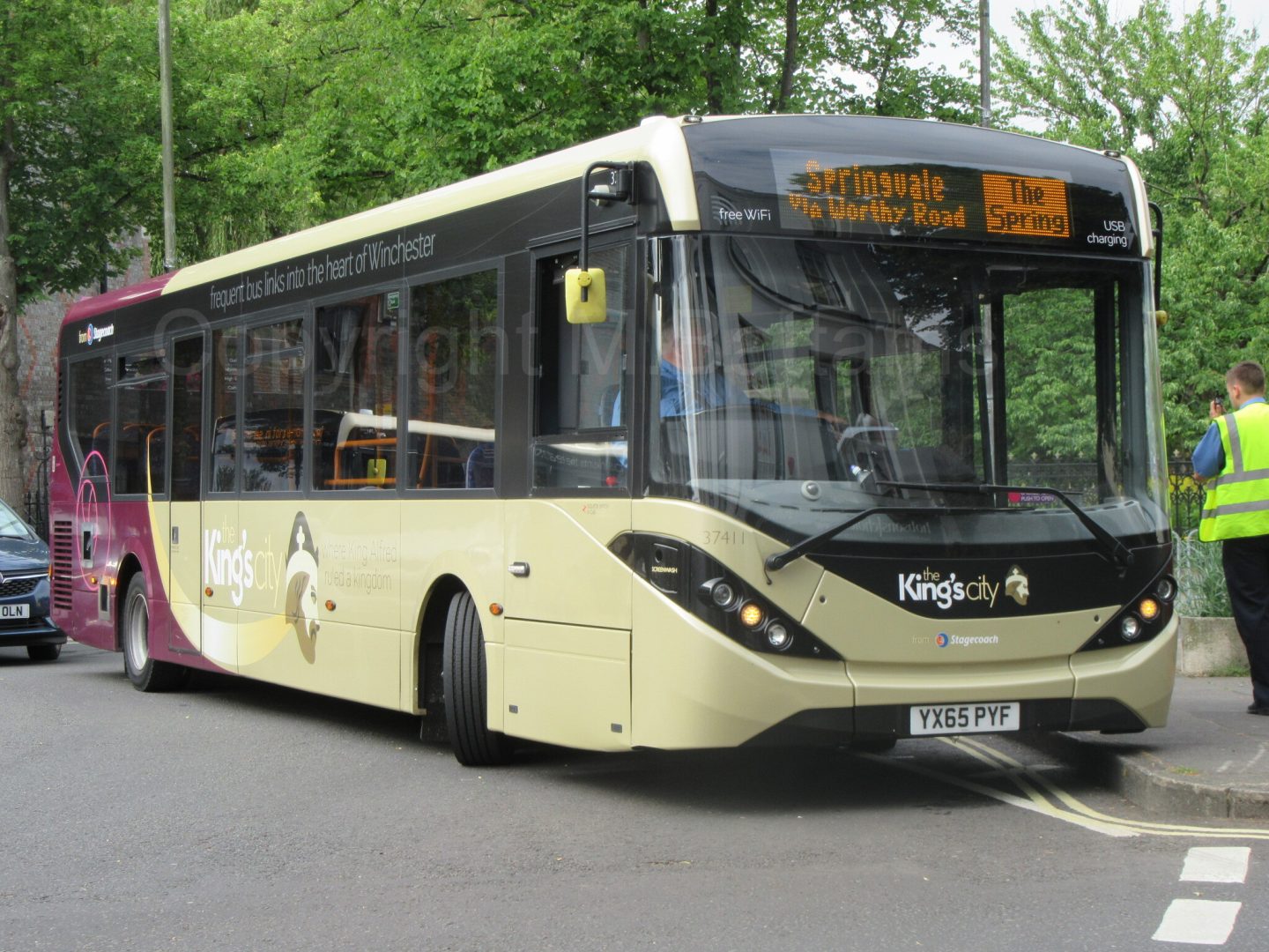 Bus photo 1