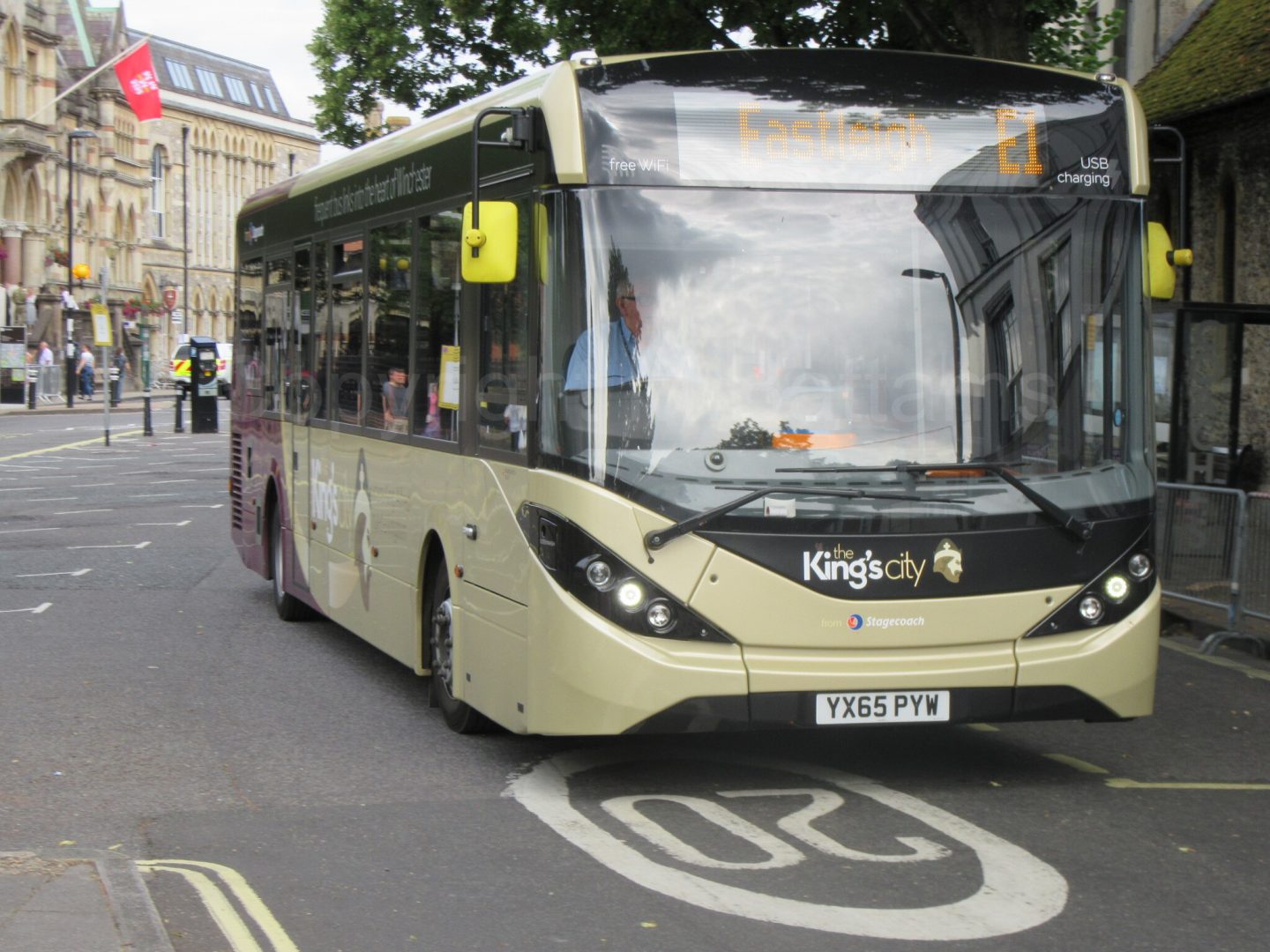 Bus photo 1