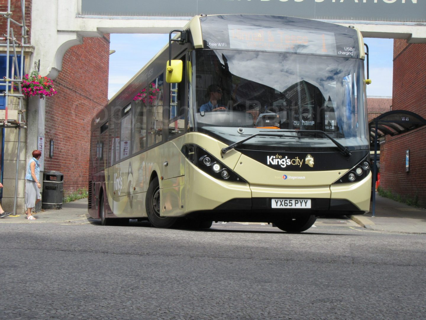 Bus photo 1