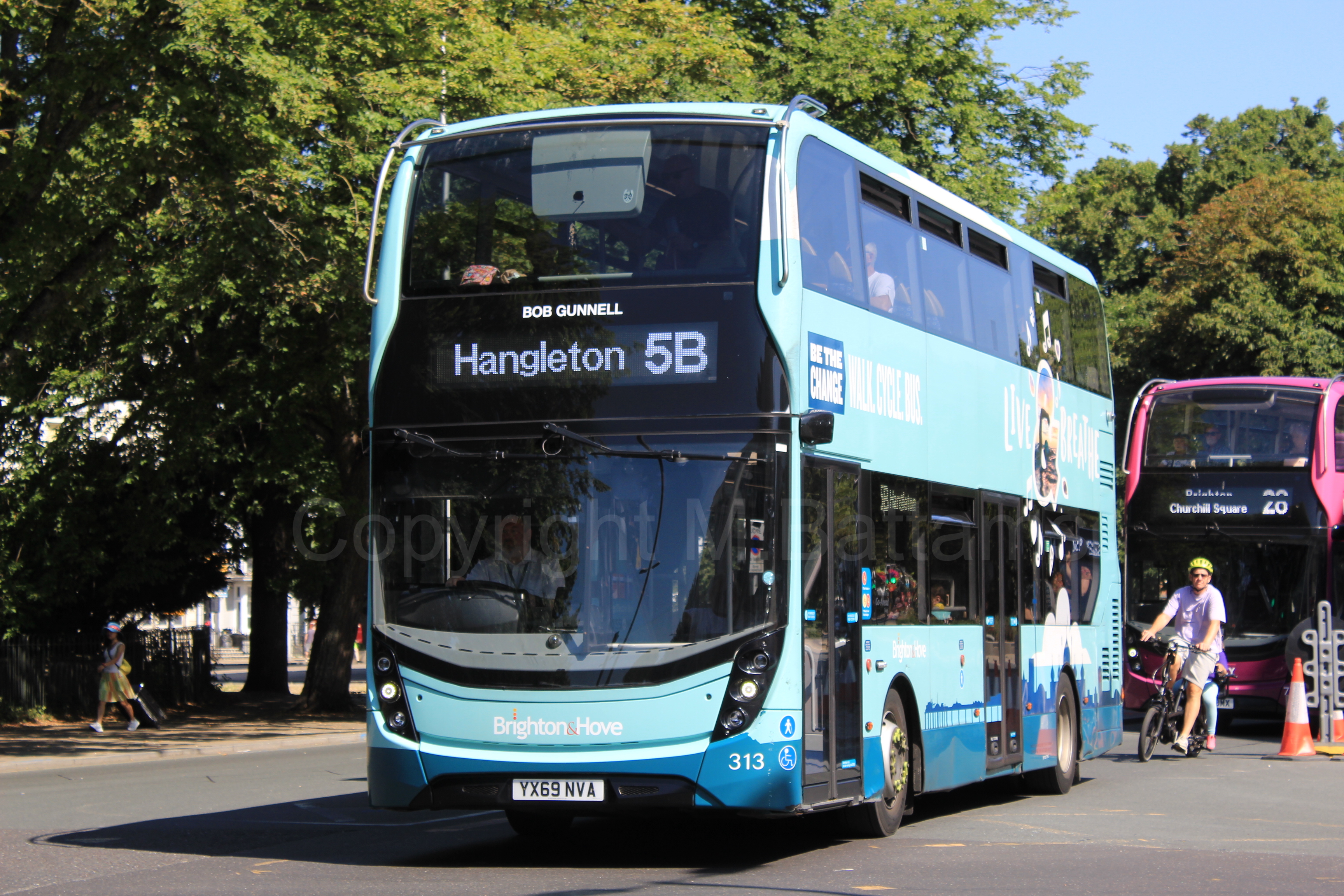 Bus photo 1
