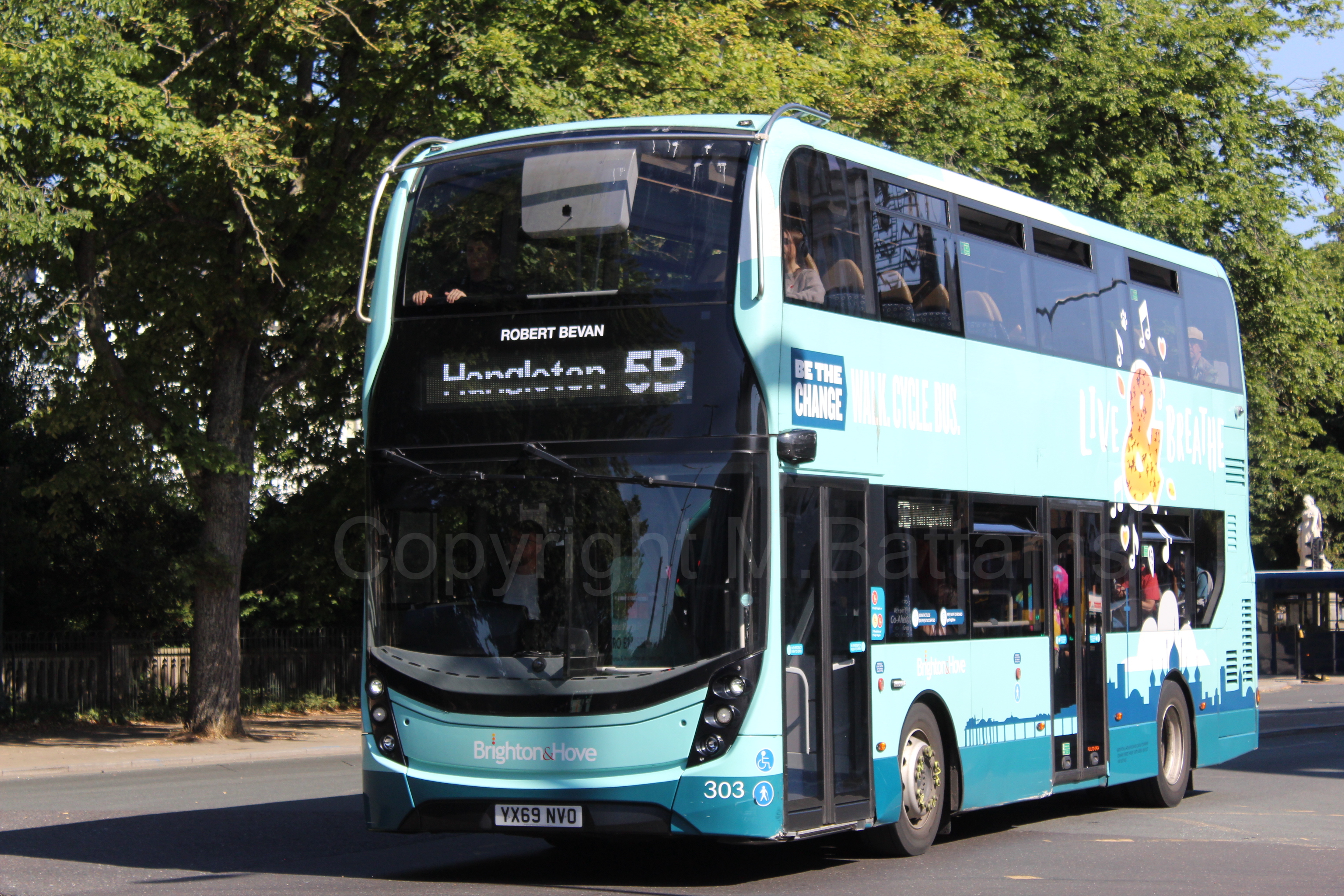 Bus photo 1
