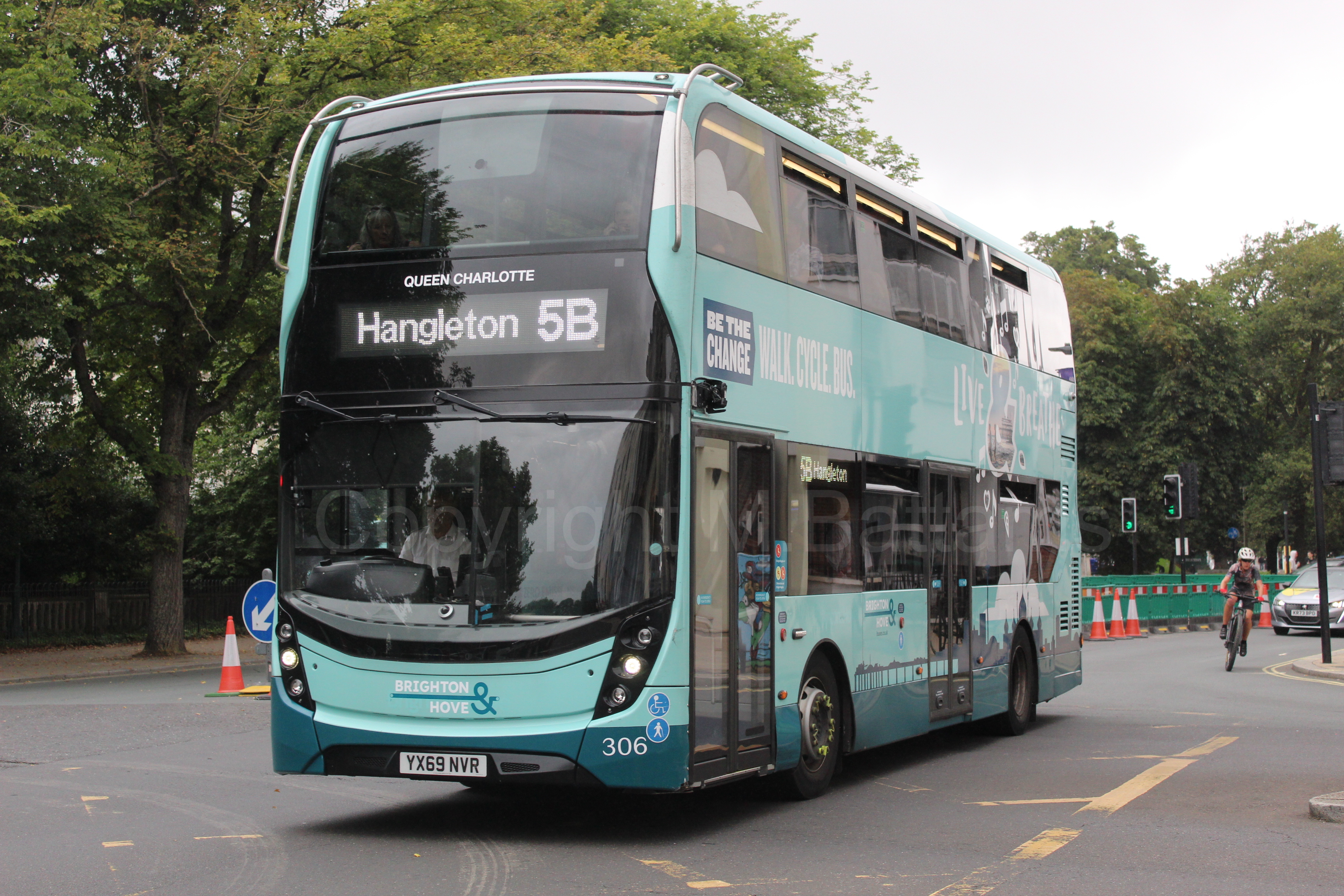 Bus photo 1