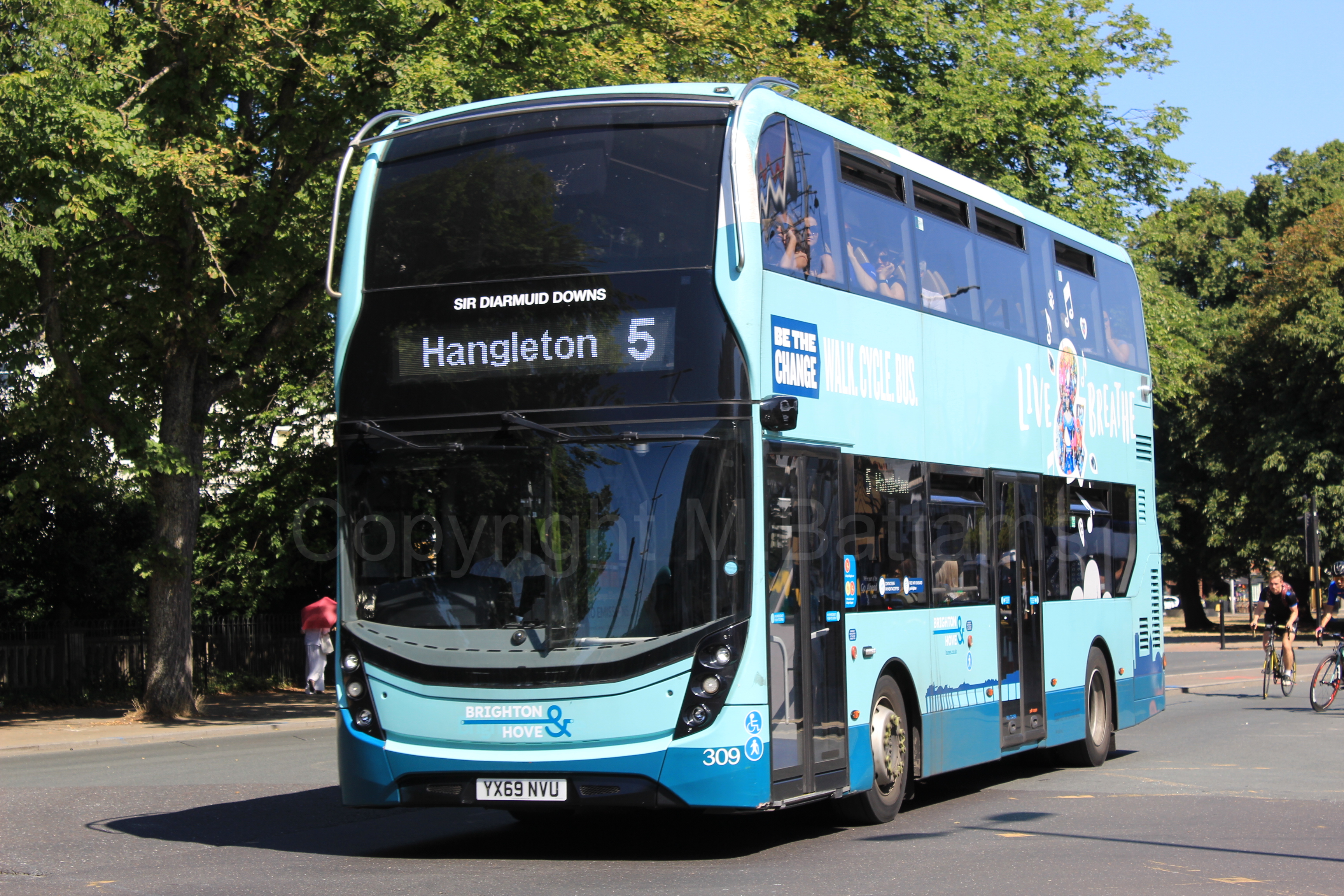 Bus photo 1