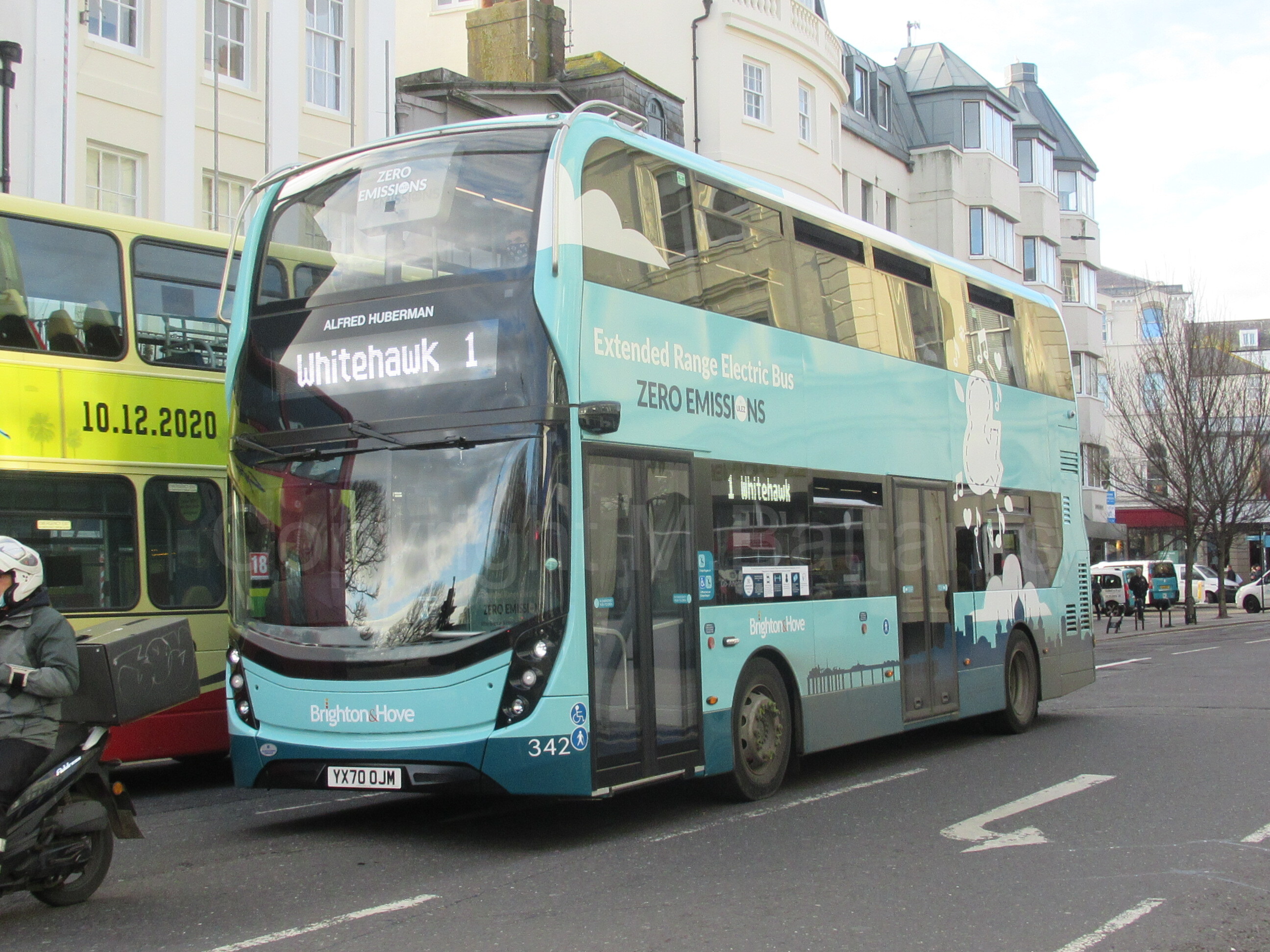 Bus photo 1