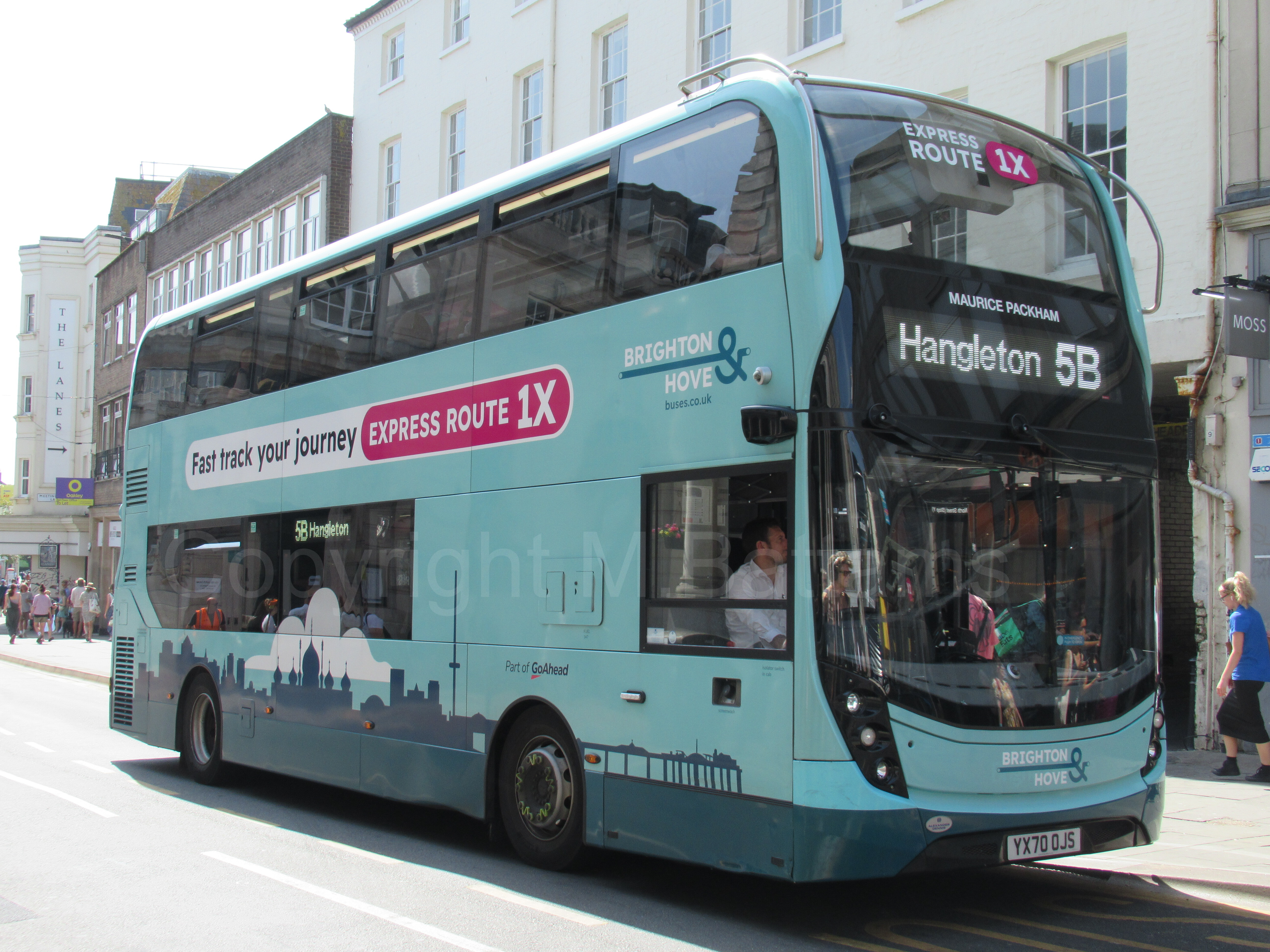 Bus photo 1