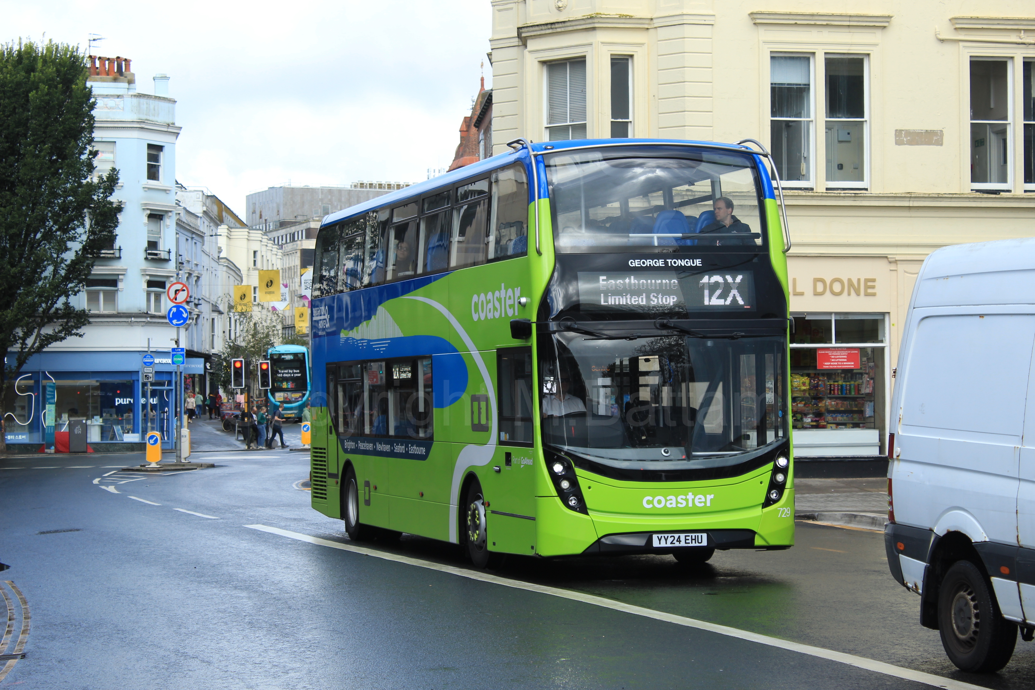 Bus photo 1