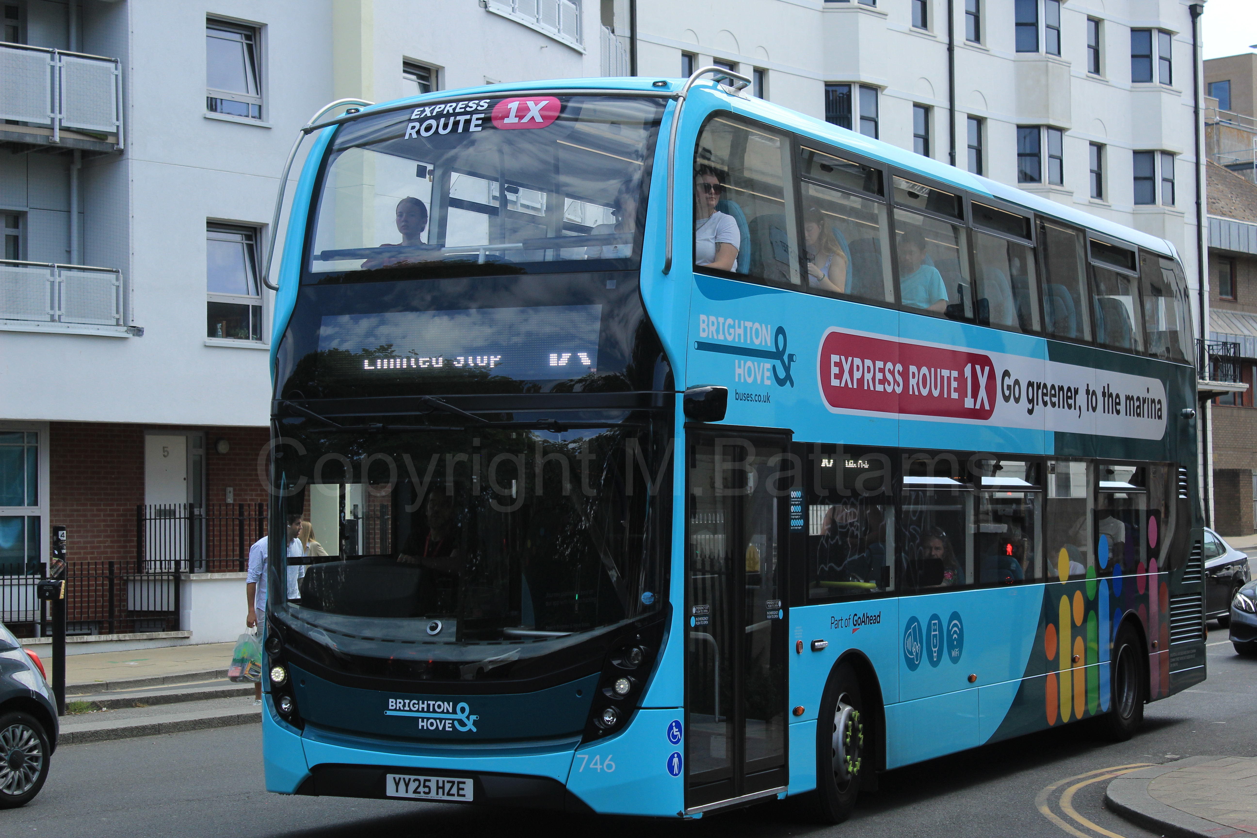 Bus photo 1