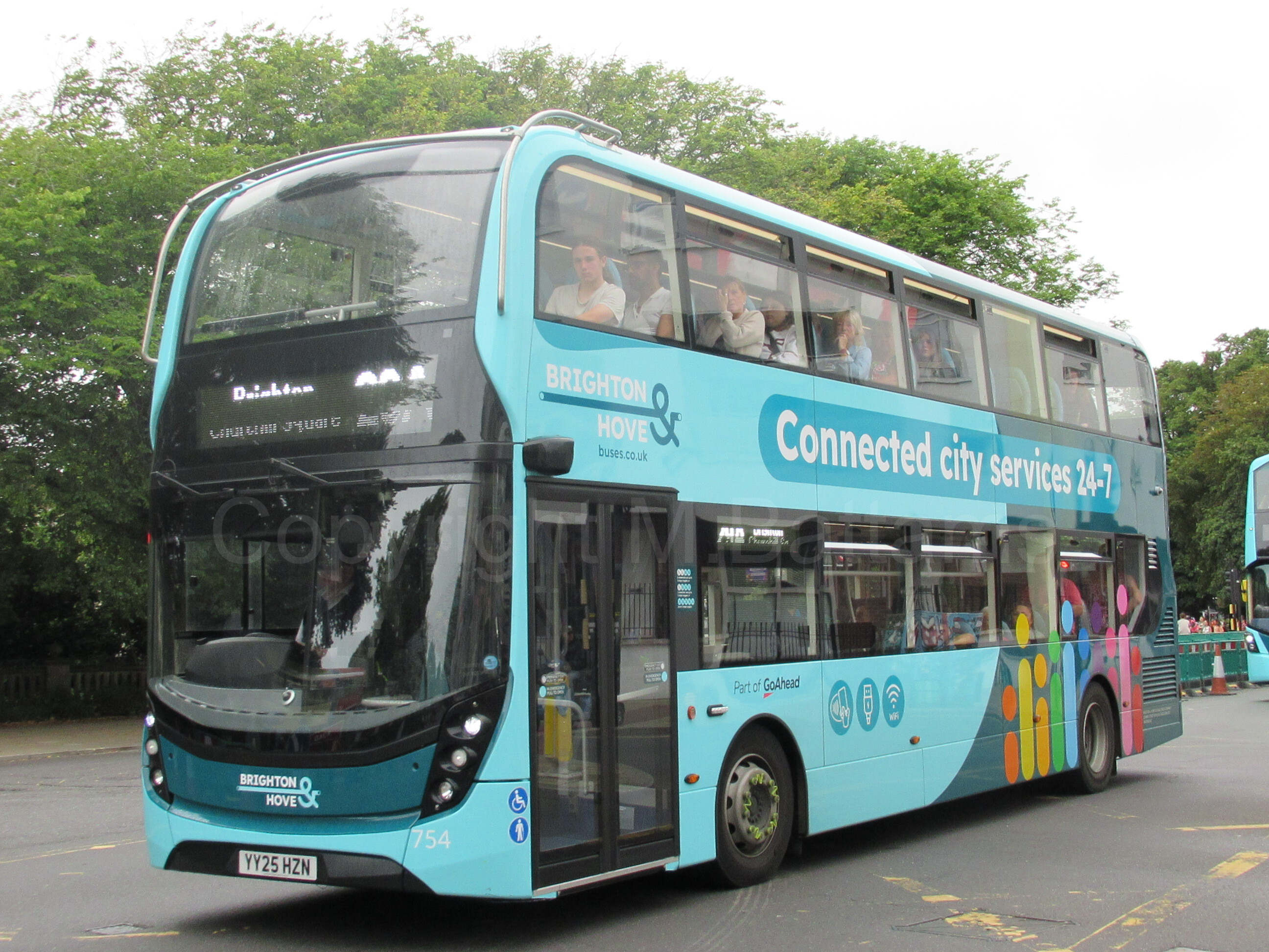 Bus photo 1