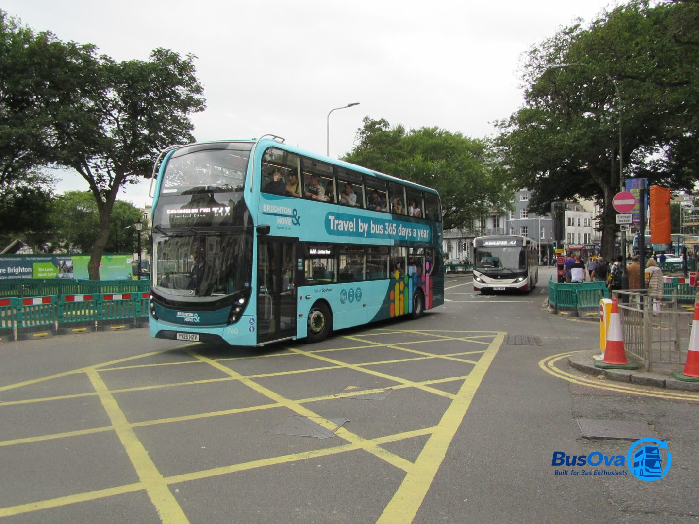 Bus photo 1